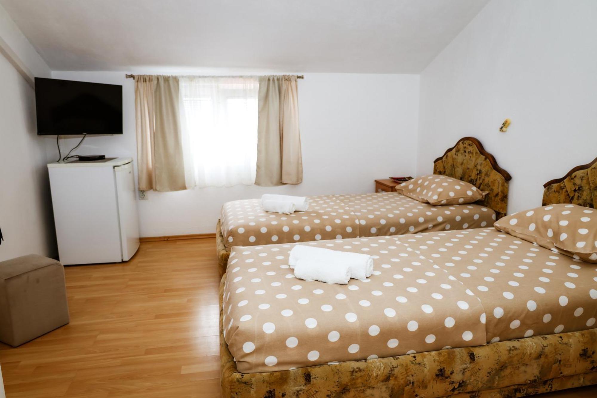 Apartments Djukic Тиват Екстер'єр фото