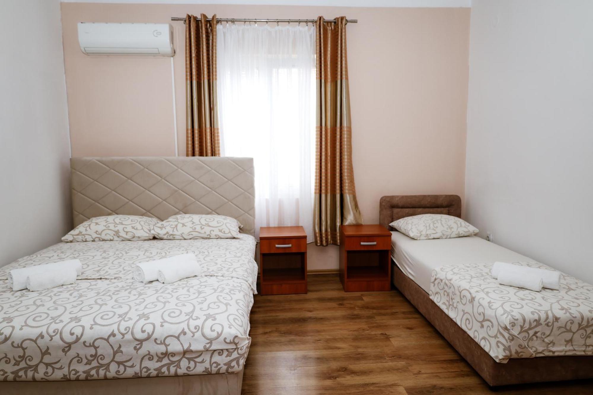 Apartments Djukic Тиват Екстер'єр фото