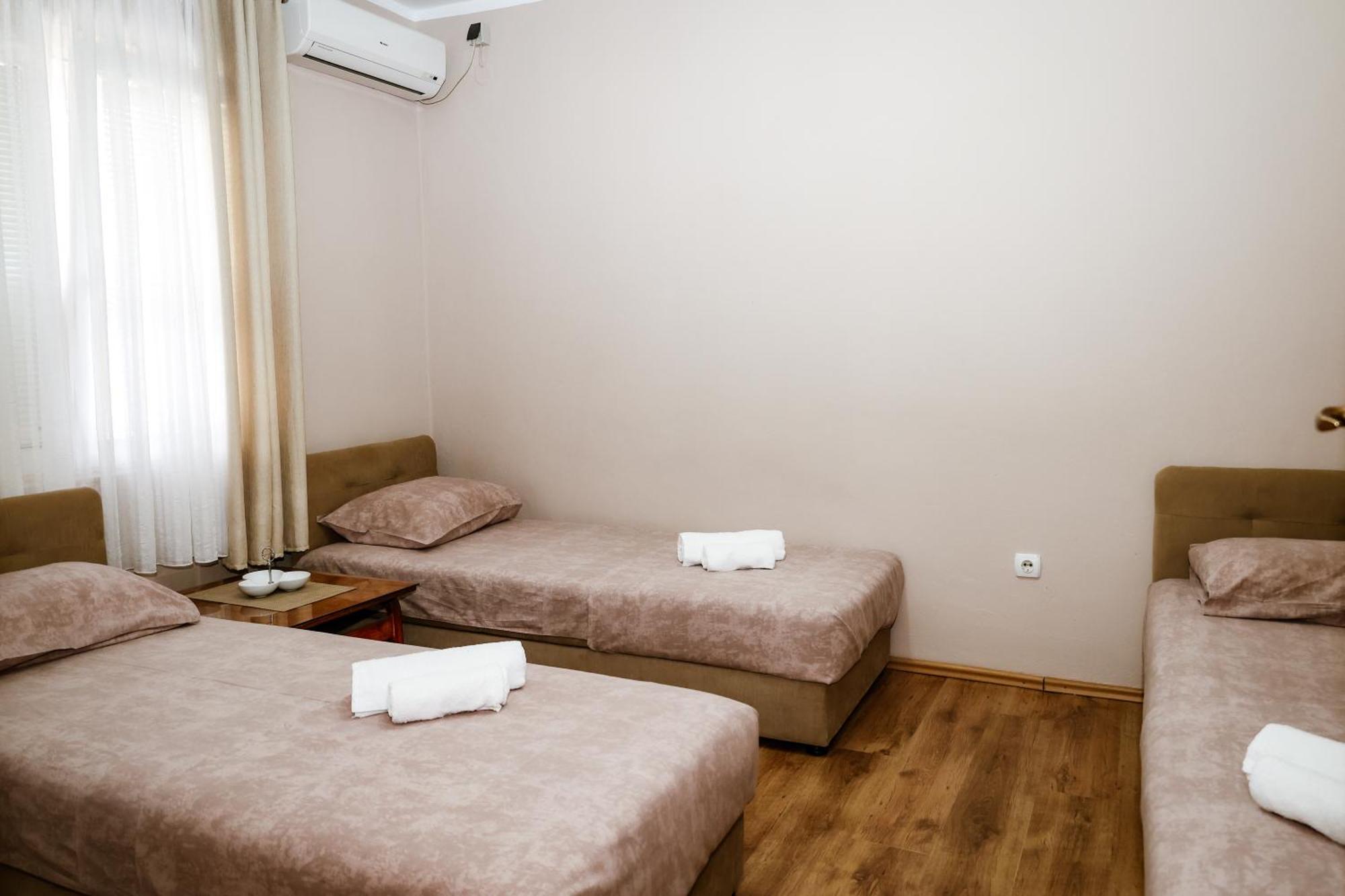 Apartments Djukic Тиват Екстер'єр фото
